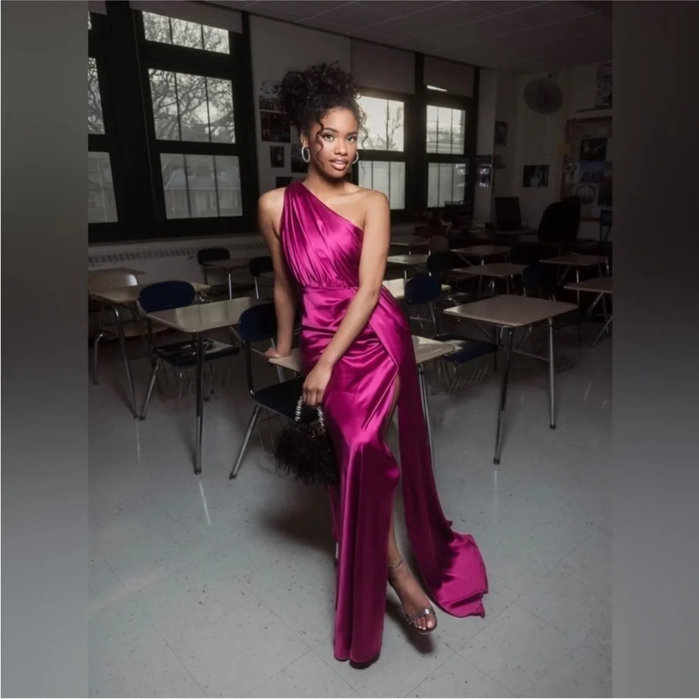 NWT Mac Duggal Dress One Shoulder Satin Ruched Gown in Berry 26654